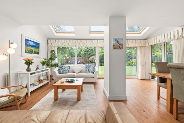 18 Quineys Leys, Stratford-Upon-Avon photo 2