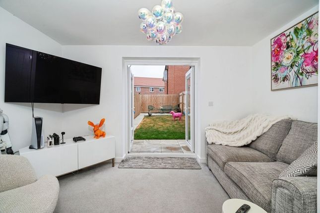 27, Buttercup Way, Scartho Top photo 2
