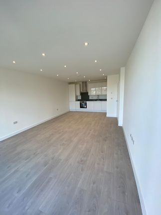 Flat to rent in 1 Bedroom, Bathroom Flat – Crane Heights, Hale Village, Tottenham Hale