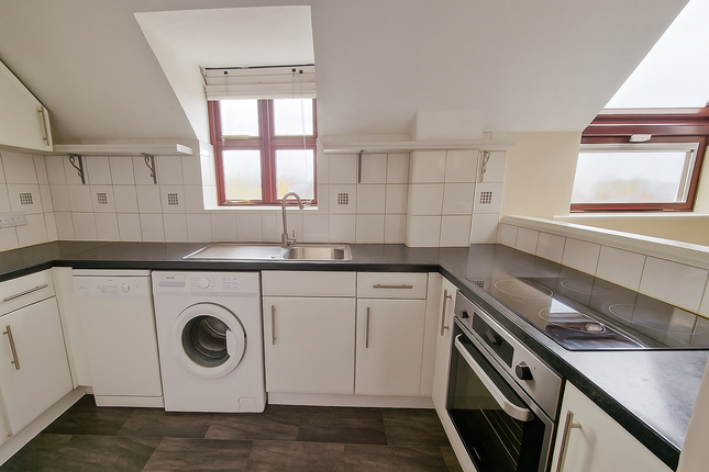 22, Lodgehill Park Close, Harrow photo 4