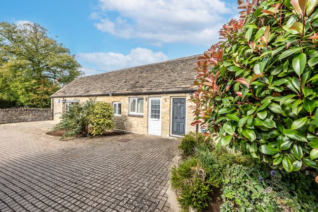 2-bed house on 1b, Garston Court Burford Road, Carterton, £270,000