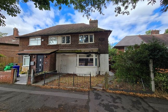 3-bed house on 32, Poundswick Lane, MANCHESTER, £160,000