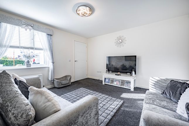 15 Harfield Gardens, Glasgow photo 3