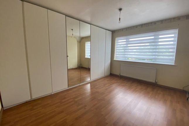 Semi-detached house to rent in Central Avenue, Waltham Cross