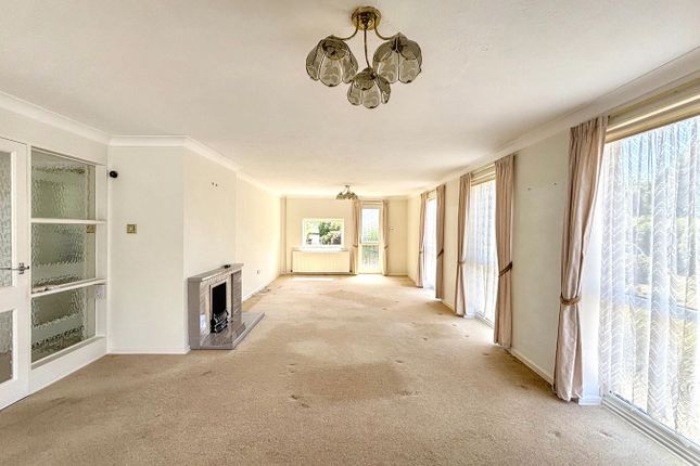 6, Loxwood Close, Bexhill-on-Sea photo 3