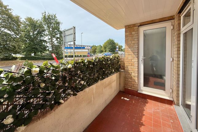 25 Arbour Court, Fareham photo 4