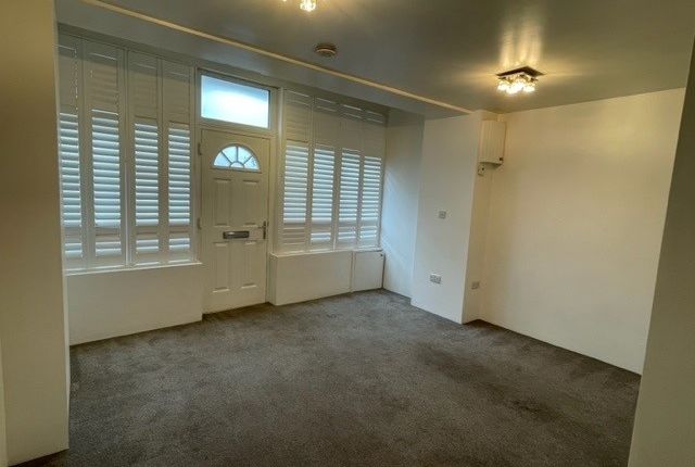 Flat to rent in The Facade, Holmesdale Road, Reigate