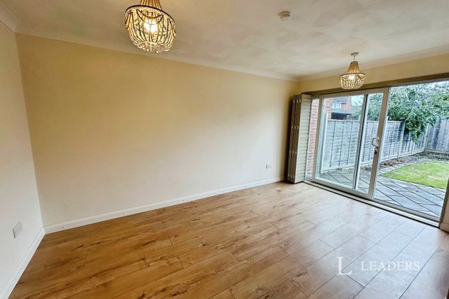 16, Rycroft Avenue, Peterborough photo 5