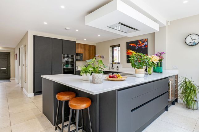 1, Marlin Court, Marlow photo 2