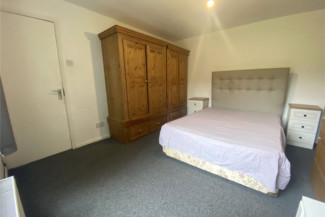 Room to rent in Crosspath, Crawley, West Sussex