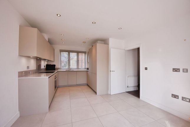 22, Ashford Place, Chelmsford photo 4