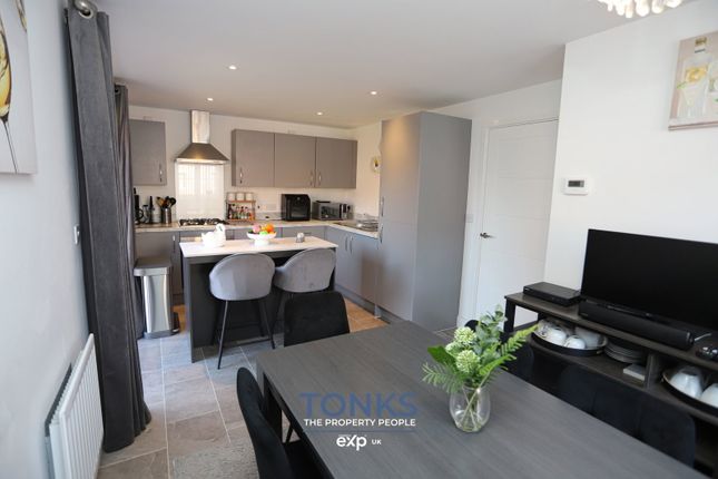 2, Bluebell Crescent, Kidderminster photo 4
