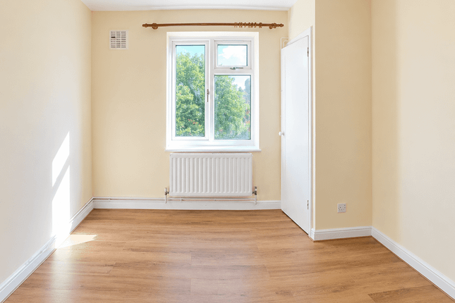 51 Pinner Grove, PINNER photo 4
