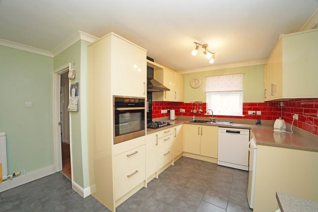 15, Folly Drive, Highworth,Swindon photo 3