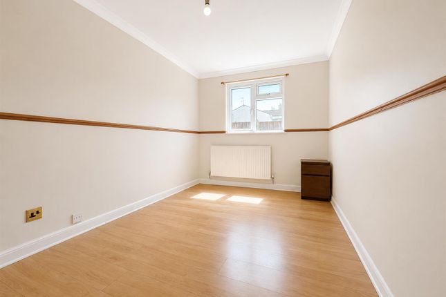 323, Scafell Road, Slough photo 4