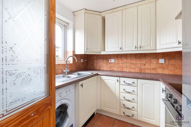 Flat for sale in Blackdown Close, London