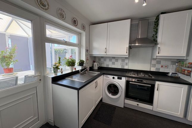 GOLD SUB, 10, Southdene Road, Eastleigh photo 4