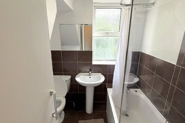 18, Castlehaven Rd, London photo 4