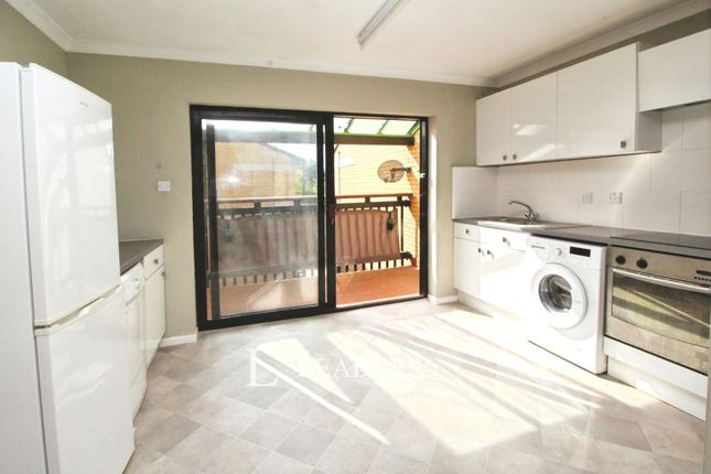 13, Barrington Mews, Milton Keynes photo 3