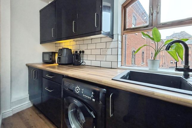 5, Riverside Court, Leeds photo 4