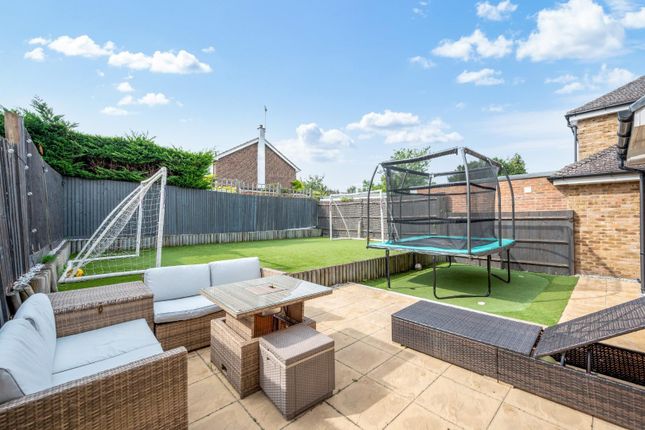 7, Anmer Close, Tadworth photo 3