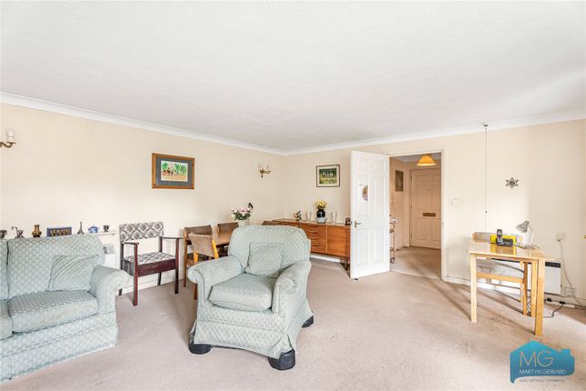Flat 45, Woodmere Court, 7, Avenue Road, London photo 3