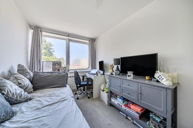 14 AVEBURY HOUSE, Westlea, Swindon photo 2