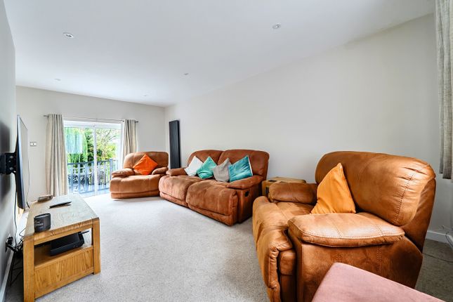 Bassett Green Drive, Southampton photo 2