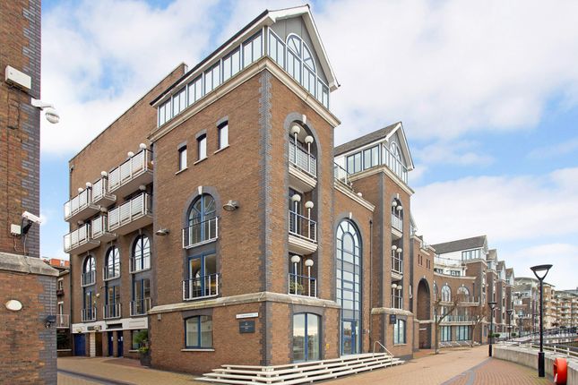 Office to let in Plantation Wharf, Battersea