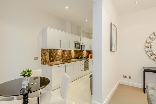 Thumbnail Flat to rent in Cedar House, Marylebone, London