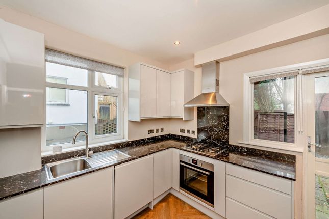 4, West End Court, Pinner photo 3