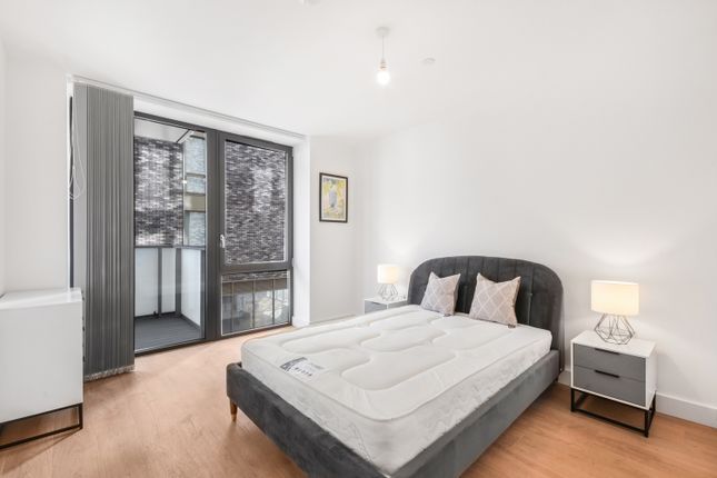 Flat to rent in Cordwainer House, Aberfeldy Village, Poplar