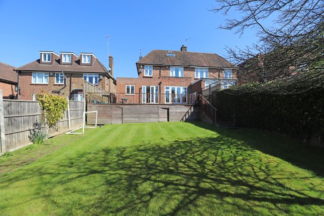 Dorchester Gardens, Dorchester Gardens, Hampstead Garden Suburb borders photo 3