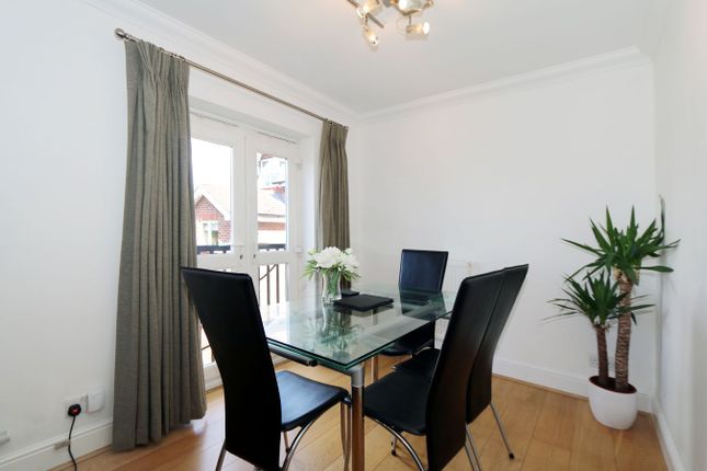 7, Arderne Place, Alderley Edge photo 4