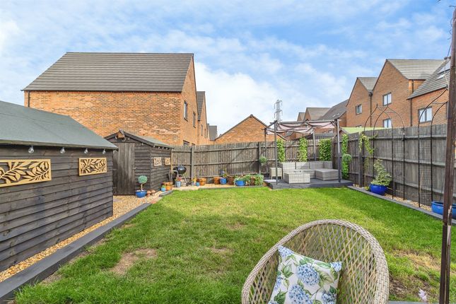 18, Hawthorn Lane, Dunstable photo 3