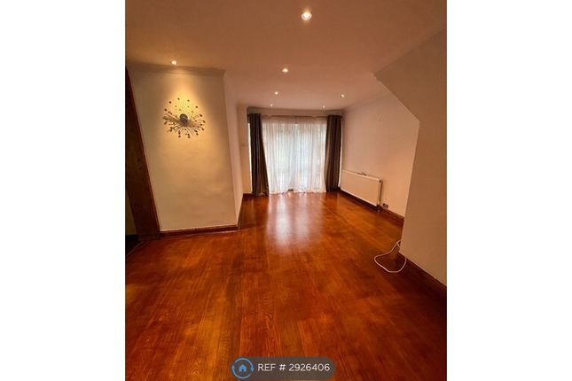 A Clarendon Road, High Wycombe photo 4