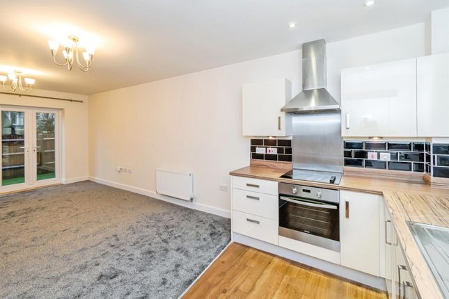 Flat 5, 10, Archers Road, Southampton photo 2