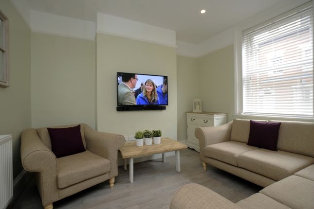 63, Victoria Street, Exeter photo 4