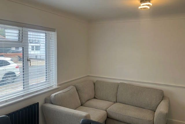 20a, Churchfield Road, Welling photo 2
