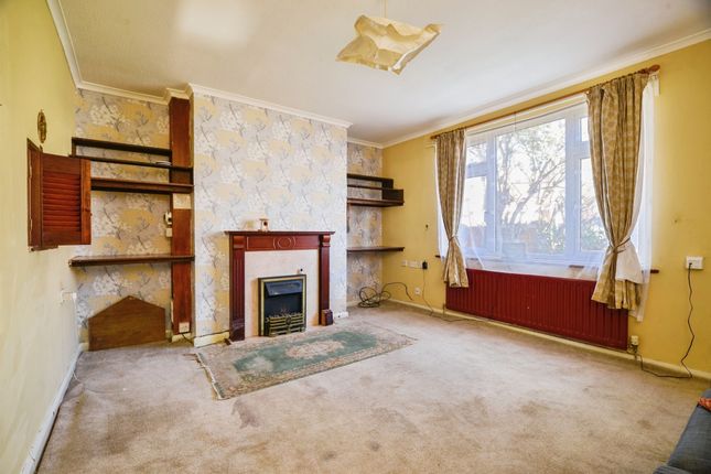 77, Moorside Crescent, Stockton-On-Tees photo 2