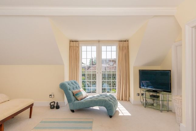 2C1Rcn - Bedroom Q.Jpg