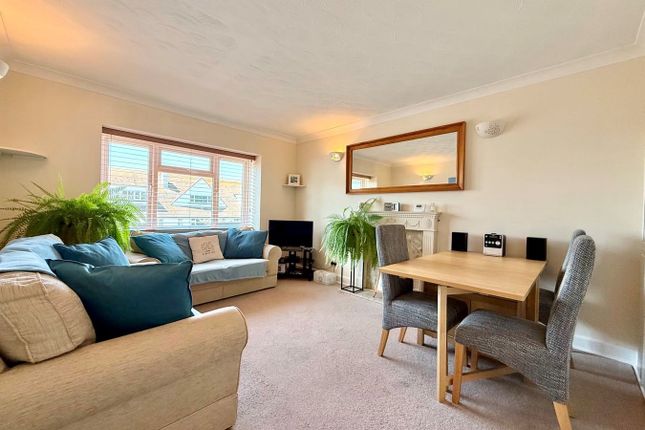 Flat 11, Brownsea Court Sandbanks Road, Lilliput photo 2