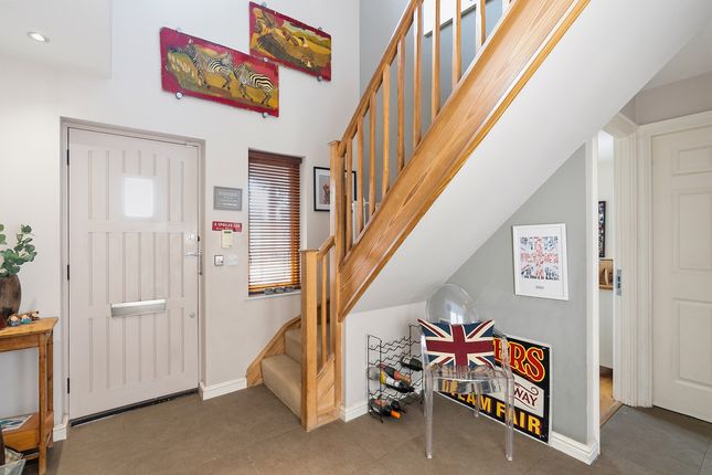60, Pinkneys Drive, Maidenhead photo 4