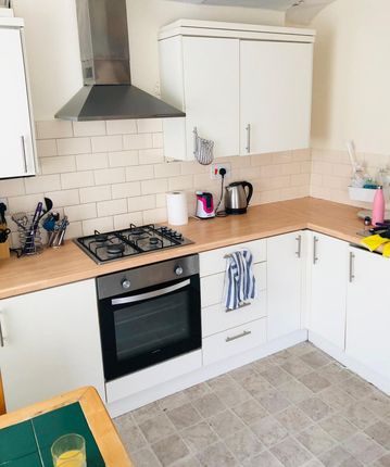 Flat to rent in Hanover Street, Mount Pleasant, Swansea SA1