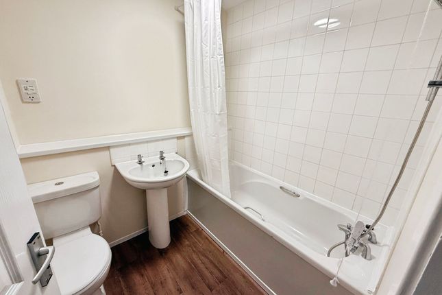 35 The Savannahs, Telford photo 4
