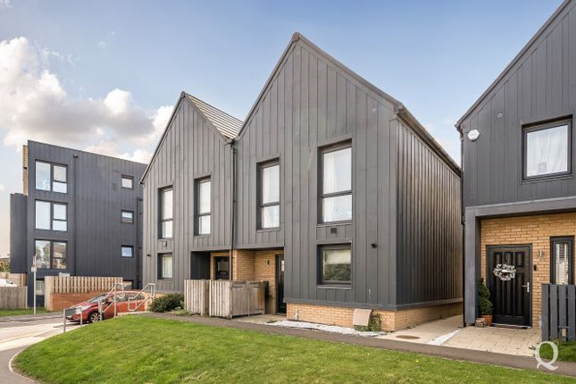 F20Cf7Fb-98c2-41A...