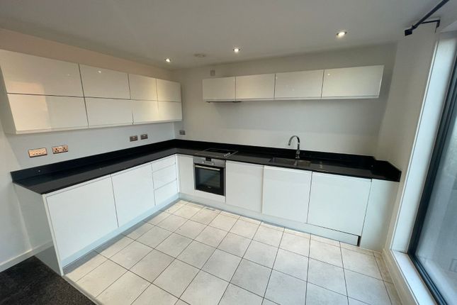 Flat 8, The School Yard 104A,, High Street, Birmingham photo 2