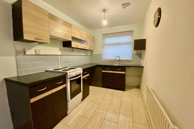64, Bringhurst, Peterborough photo 2