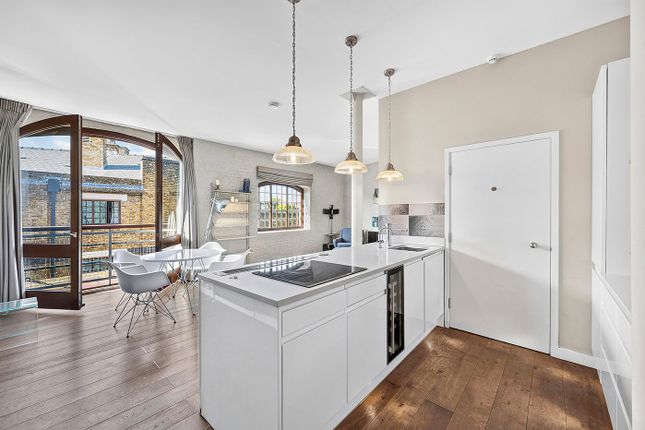 2-bed flat on 11, New Crane Place London, Wapping, £3,500/mo