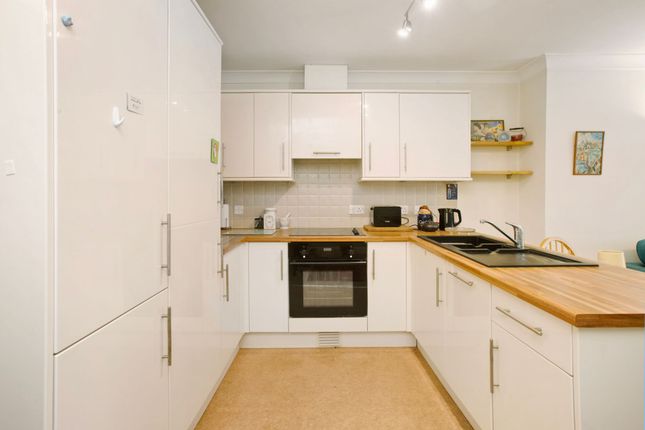 Apt 1, Fountain Court Little Triangle, Teignmouth photo 4